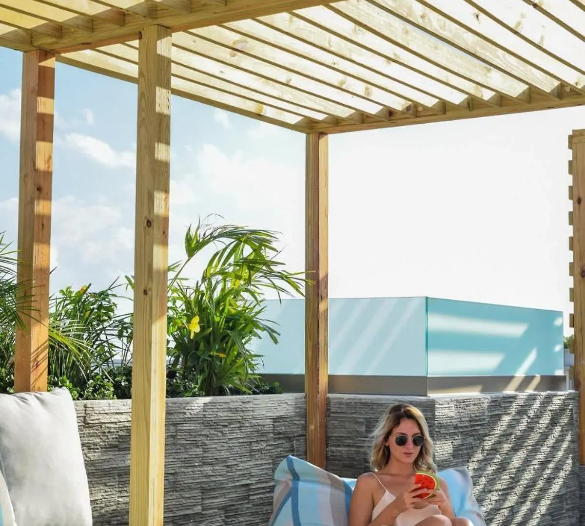 Apartment Modern Beachside Retreat W Pool And Rooftop Views Playa del Carmen